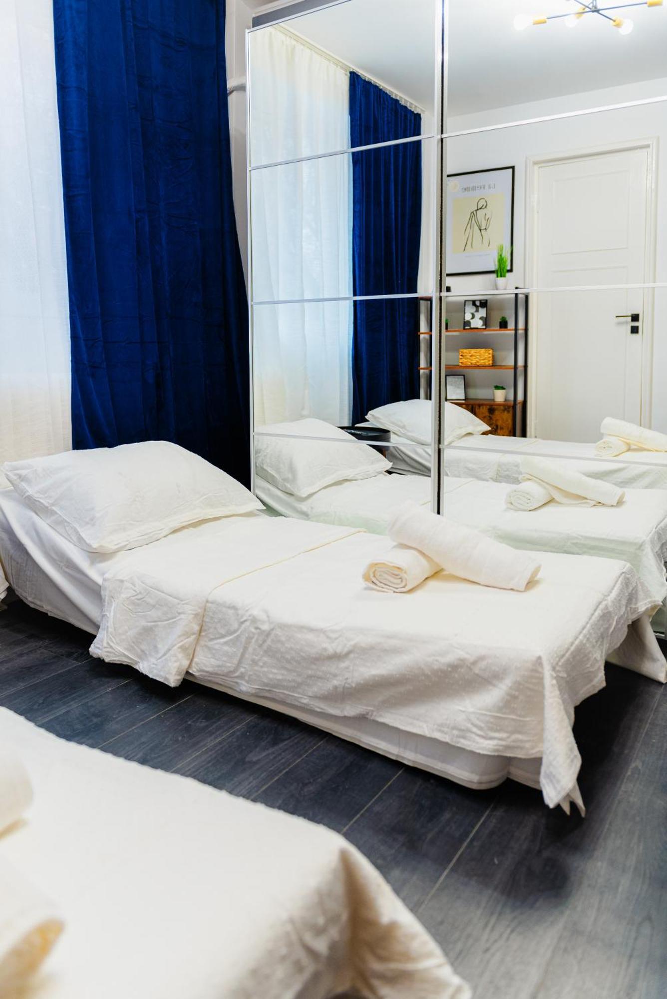 Central Modern Apartment - Victory Square Near Government Building Bukarest Exteriör bild